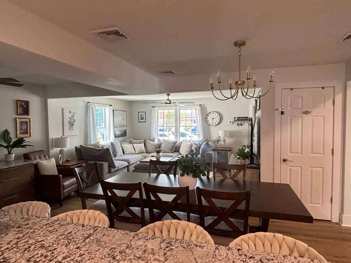 Open dining space connecting the kitchen and living room